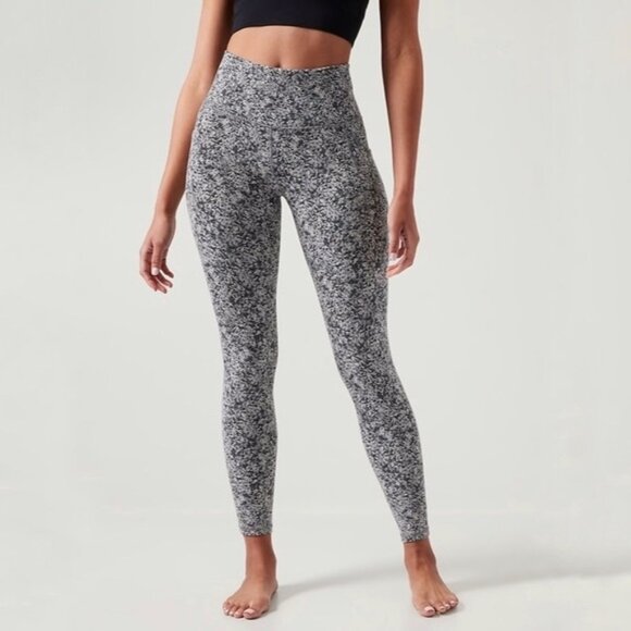 Athleta Pants - Athleta Salutation Stash Pocket II Textured 7/8 Tight Leggings Women's Sz Small